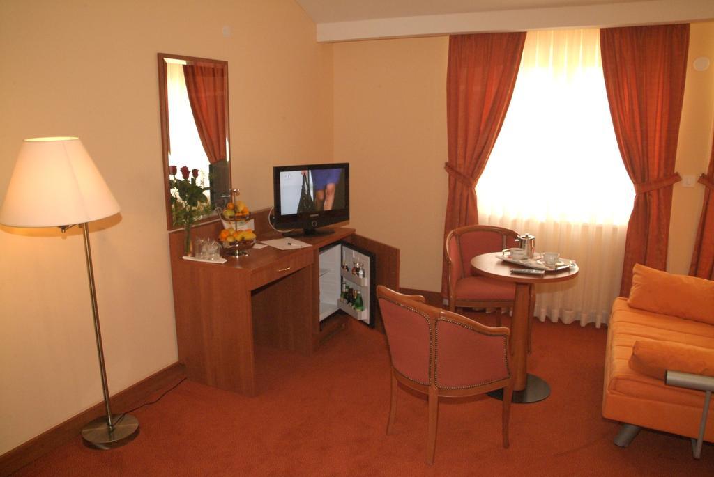 Hotel Kaktus Čitluk Esterno foto