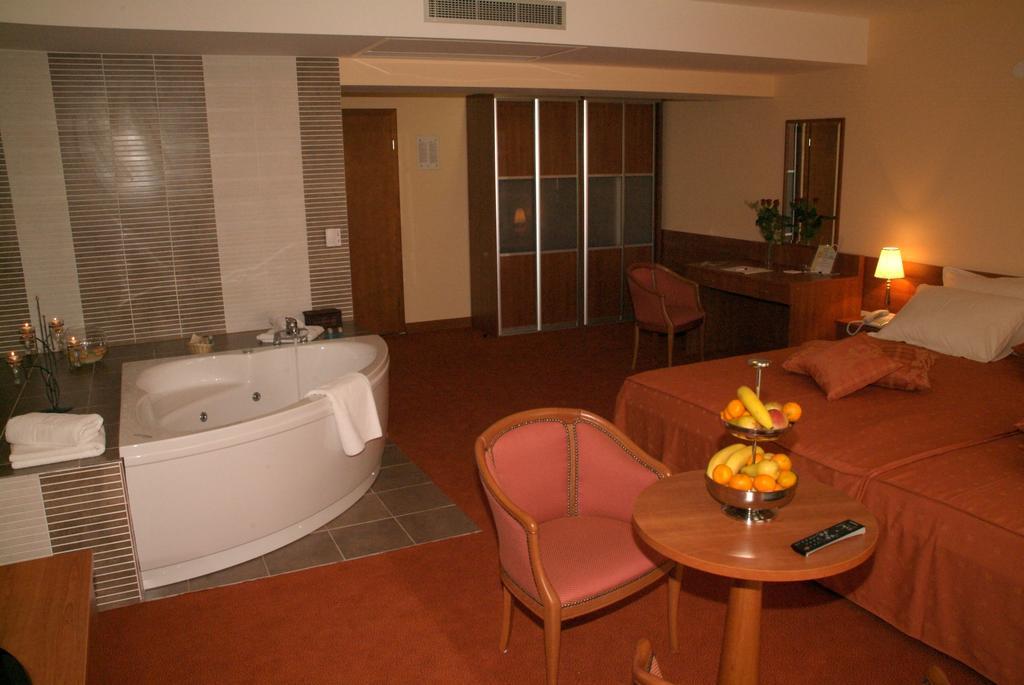 Hotel Kaktus Čitluk Esterno foto
